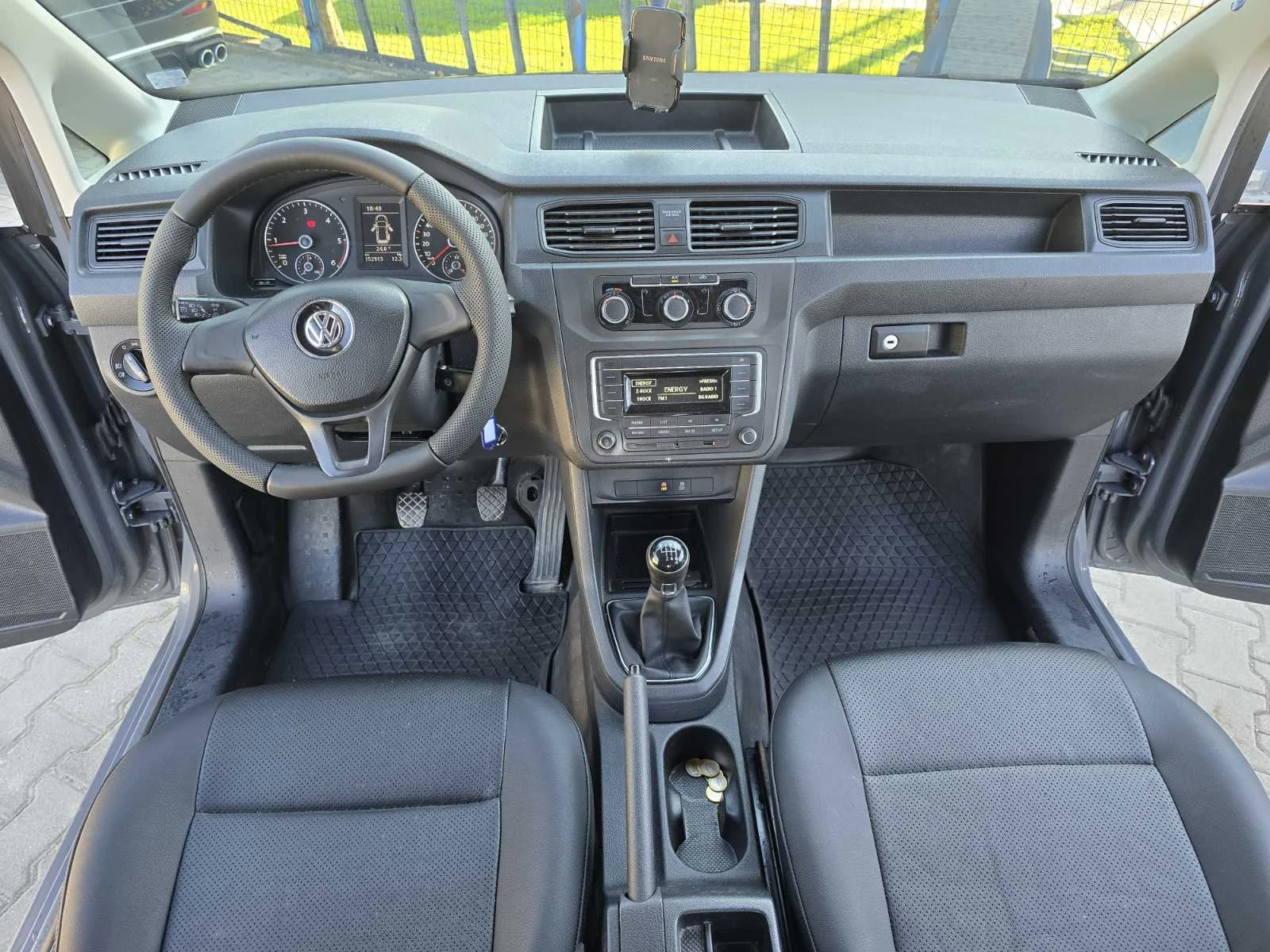 VW Caddy 2.0TDI 4Motion, снимка 11 - Автомобили и джипове - 55124369