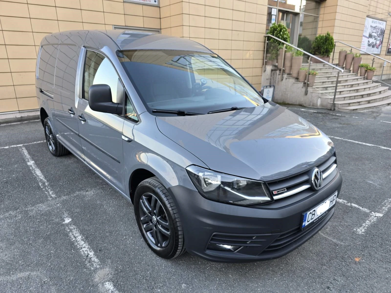 VW Caddy 2.0TDI 4Motion, снимка 2 - Автомобили и джипове - 55124369