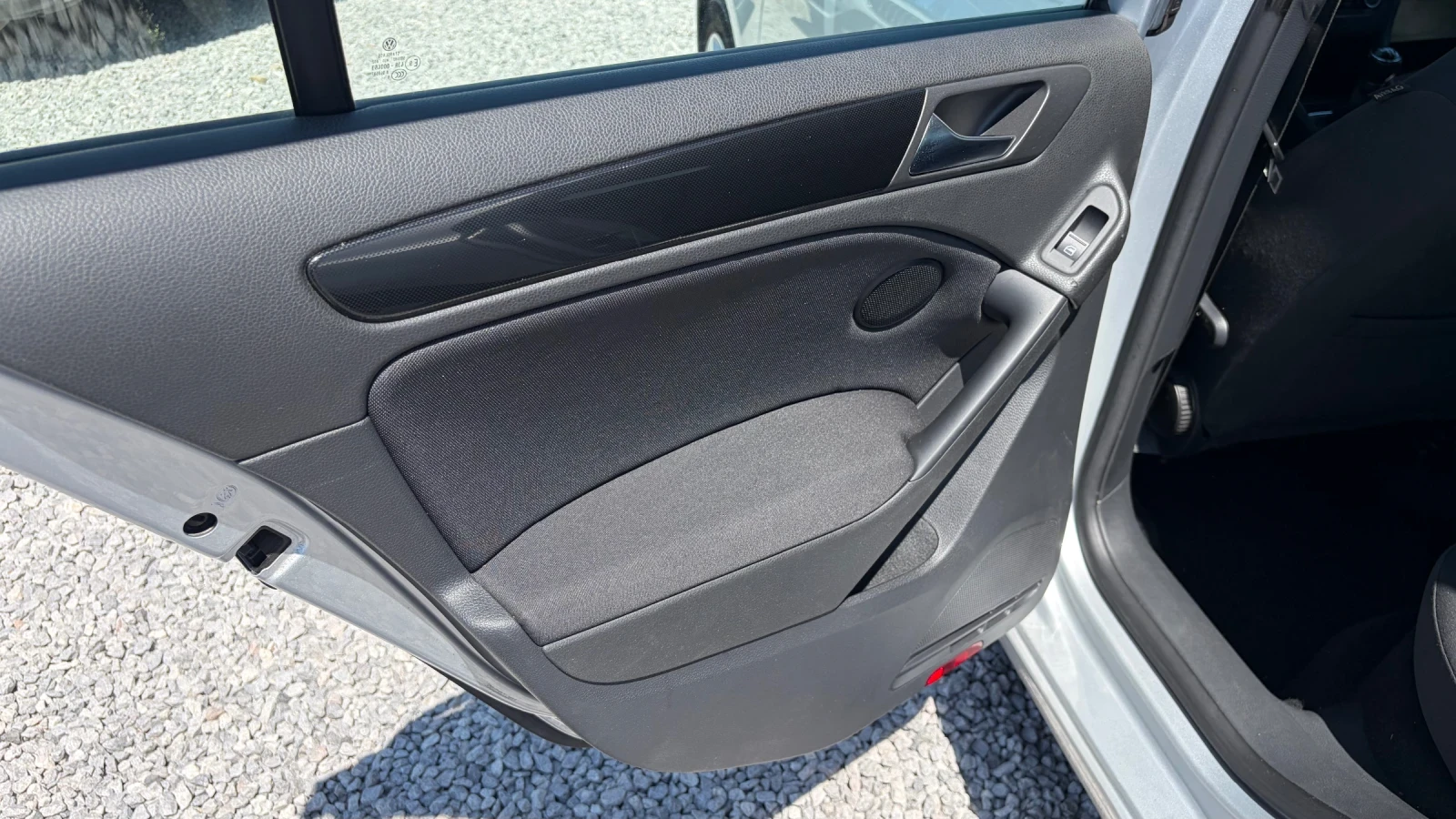 VW Golf 1.2TSI-105k.c. Comfortline, снимка 13 - Автомобили и джипове - 55528025