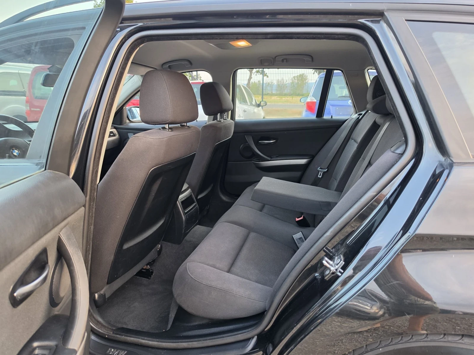 BMW 318, снимка 14 - Автомобили и джипове - 55659827