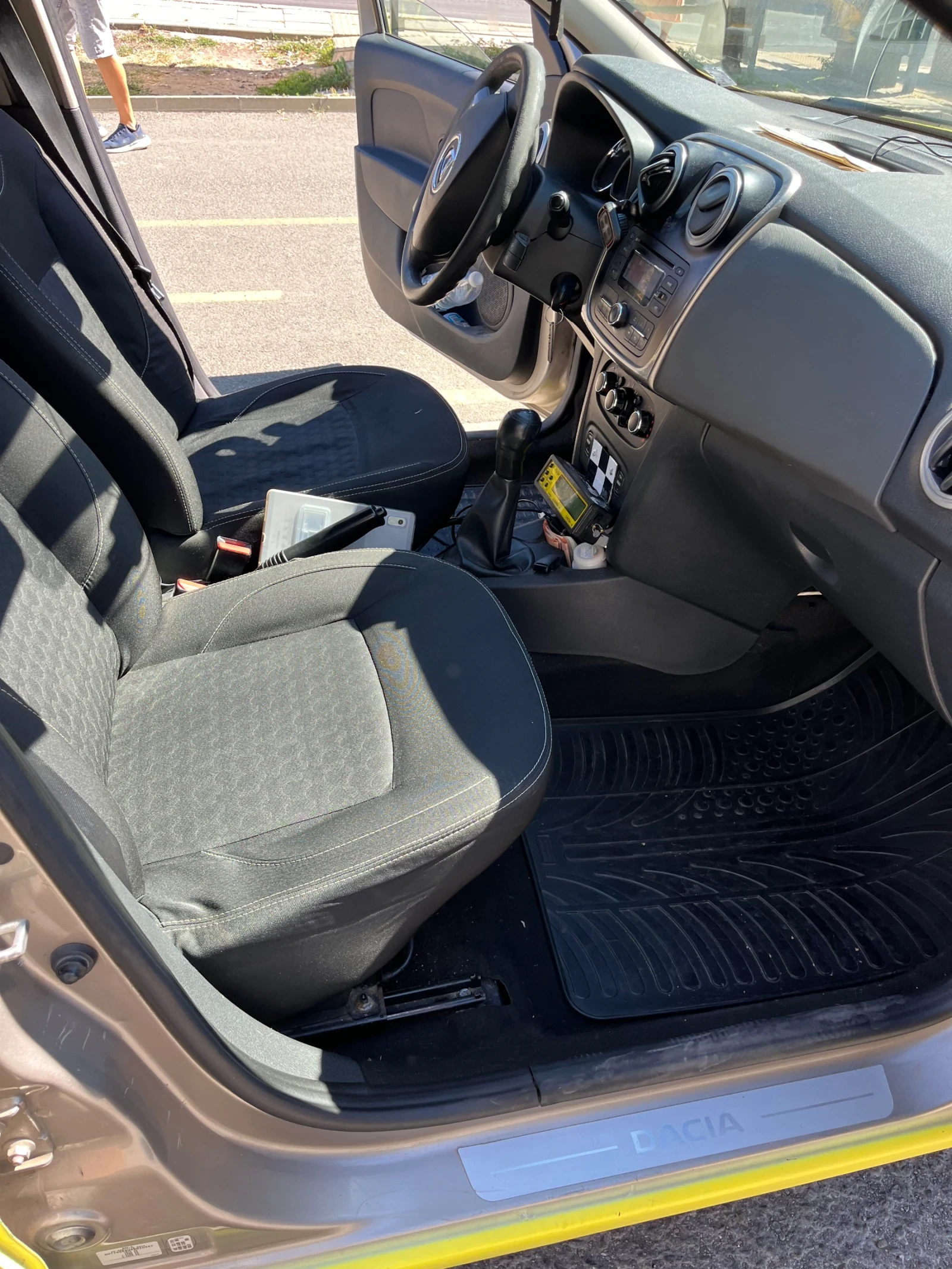 Dacia Logan 1.2 MCV GAZ, снимка 11 - Автомобили и джипове - 56002974