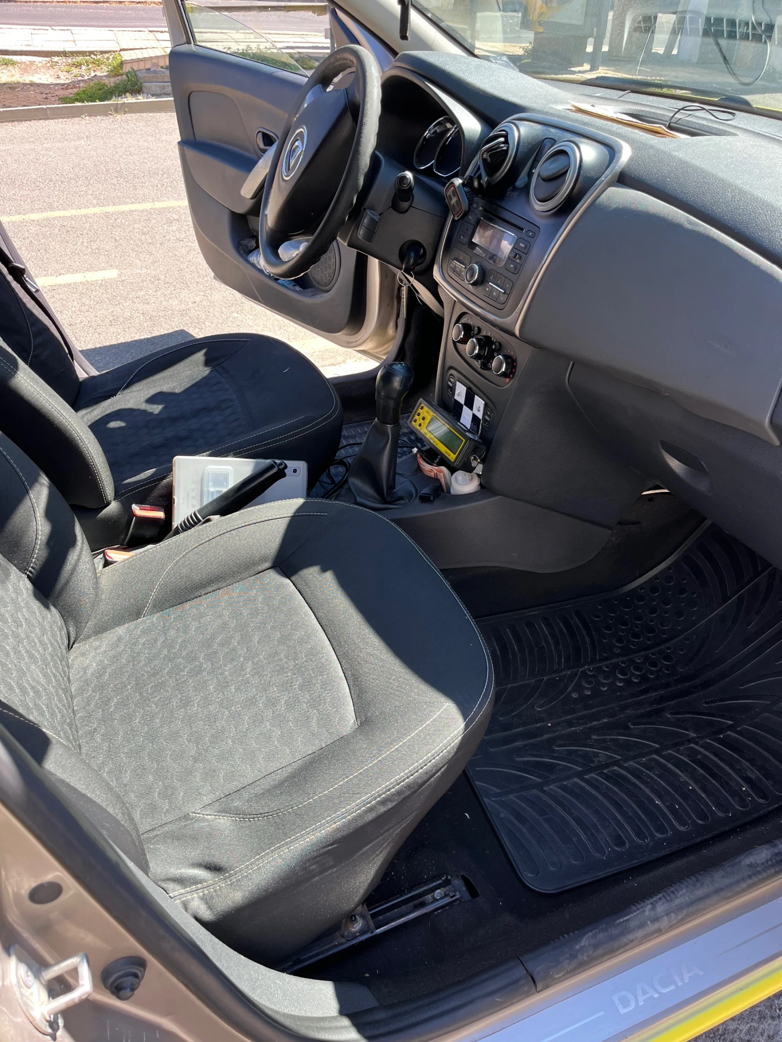Dacia Logan 1.2 MCV GAZ, снимка 12 - Автомобили и джипове - 56002974