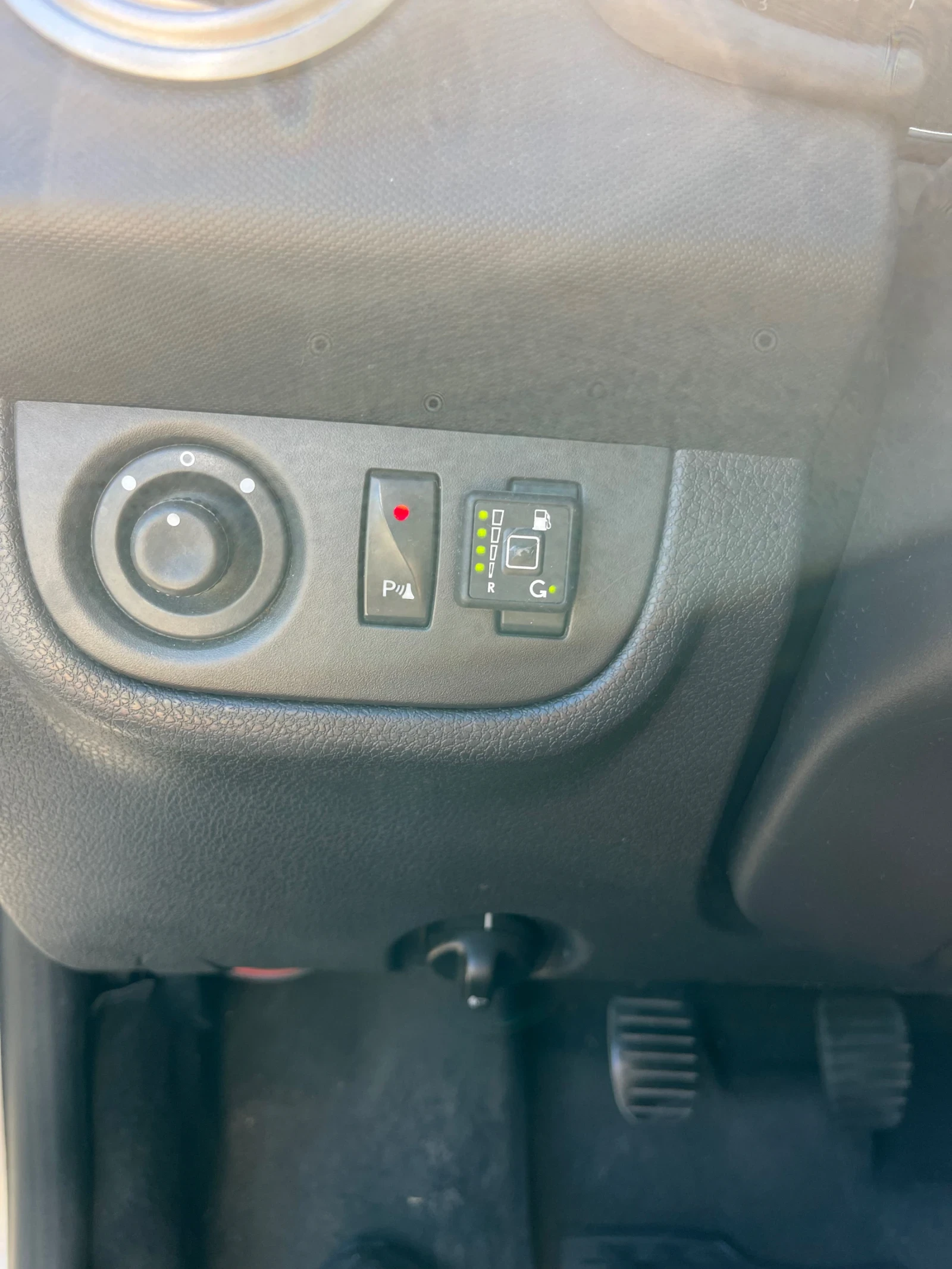 Dacia Logan 1.2 MCV GAZ, снимка 10 - Автомобили и джипове - 56002974