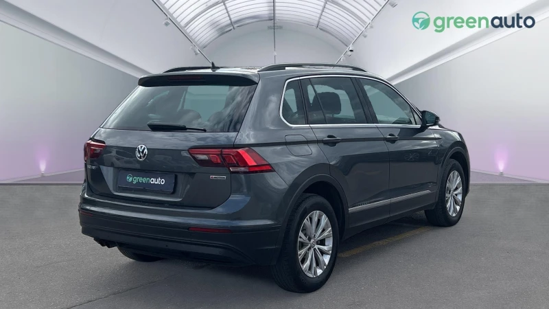 VW Tiguan 2.0 TSi 4 Motion, Месечна вноска от 679 лв., снимка 2 - Автомобили и джипове - 48523558