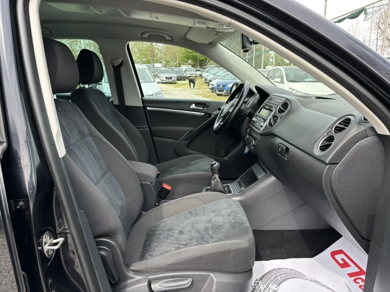 VW Tiguan 2.0TDI XENON, снимка 13 - Автомобили и джипове - 49939728