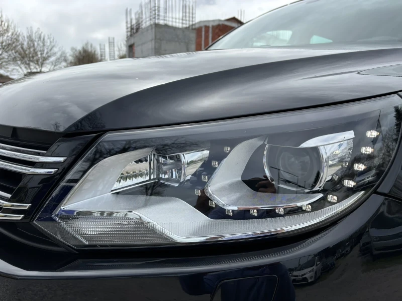 VW Tiguan 2.0TDI XENON, снимка 16 - Автомобили и джипове - 49939728