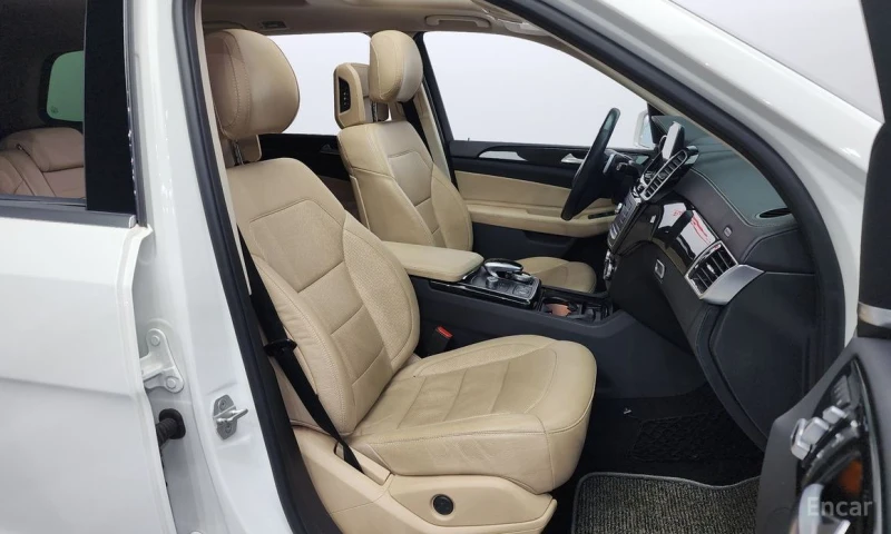 Mercedes-Benz GLS 350, снимка 11 - Автомобили и джипове - 52857174