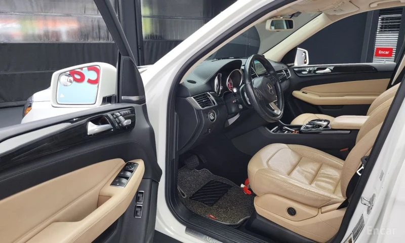 Mercedes-Benz GLS 350, снимка 10 - Автомобили и джипове - 52857174