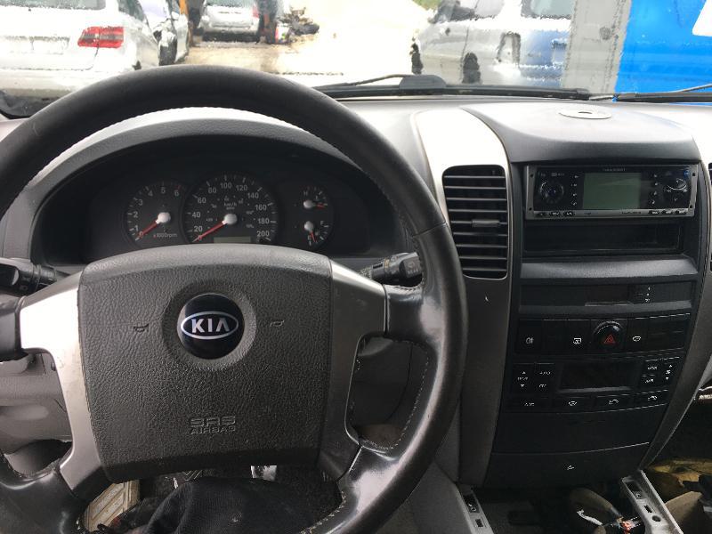 Kia Sorento 2.5 CRDI 3бр., снимка 5 - Автомобили и джипове - 25443994