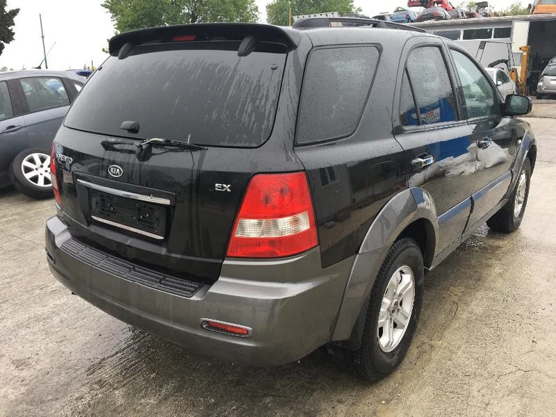 Kia Sorento 2.5 CRDI 3бр., снимка 3 - Автомобили и джипове - 25443994