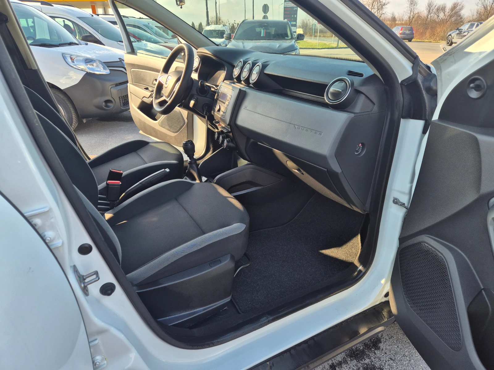 Dacia Duster N1 4x4 M/T1.5 DCI - изображение 9