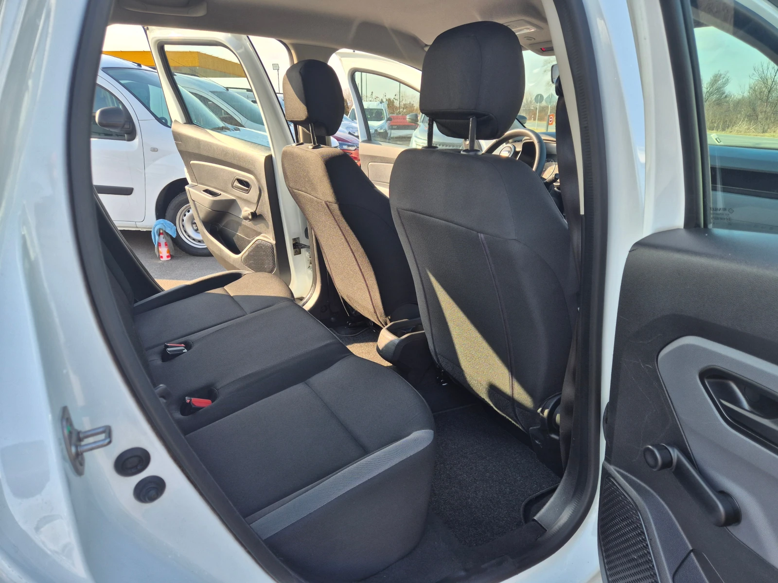 Dacia Duster N1 4x4 M/T1.5 DCI - изображение 10