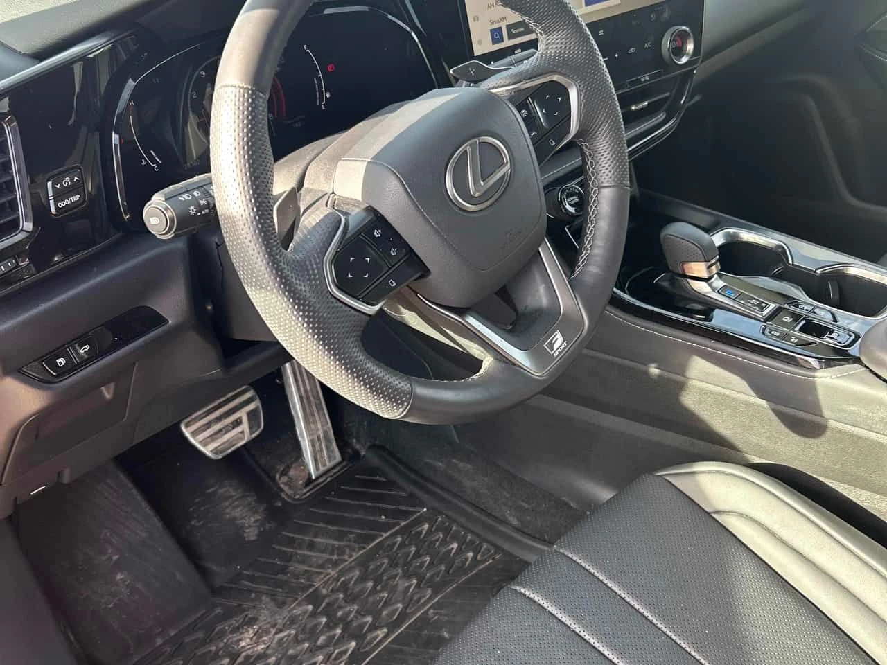 Lexus NX 350h * ГЛАВНО ПРЕДСТАВИТЕЛСТВО* , снимка 7 - Автомобили и джипове - 54108916