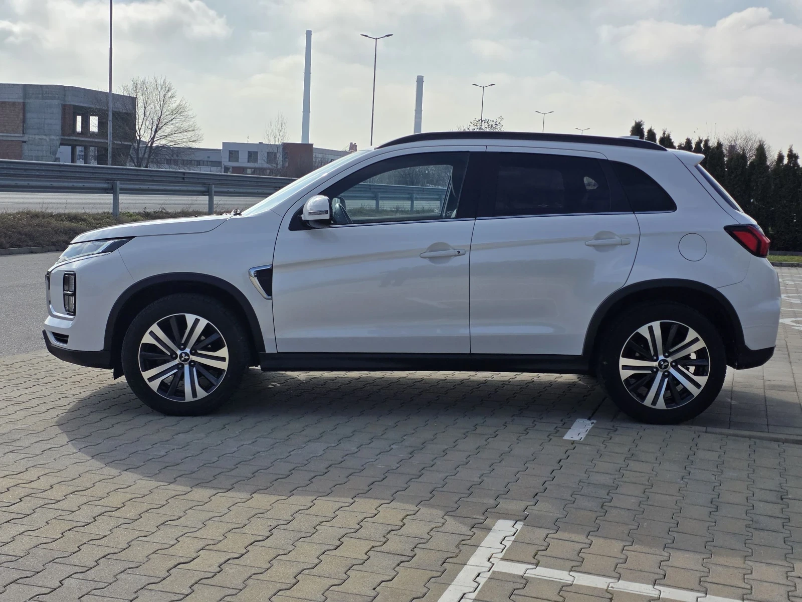 Mitsubishi ASX 2.0i 4x4 SWISS EDITION , снимка 2 - Автомобили и джипове - 54465418