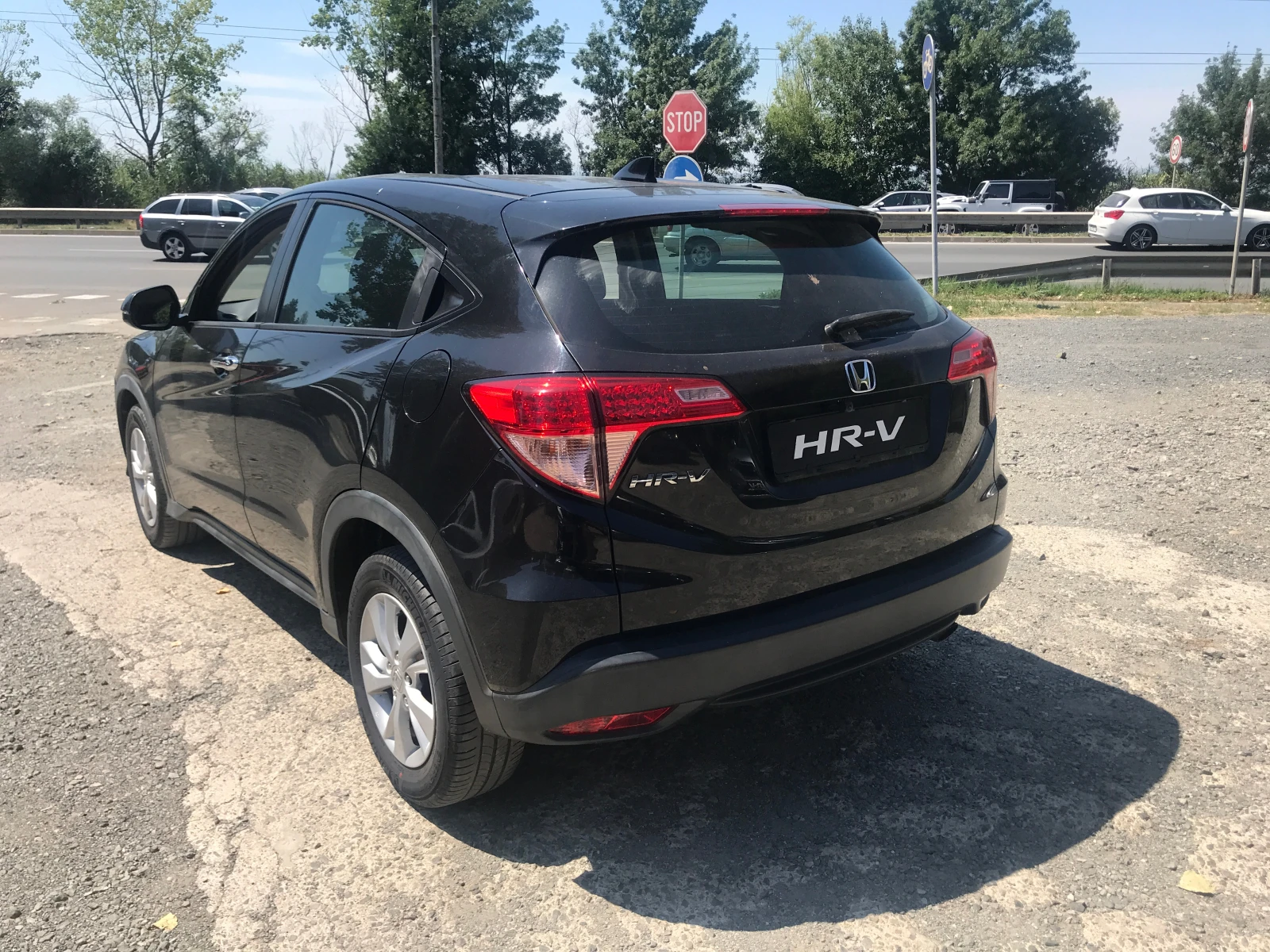 Honda Hr-v 1, 5 i-VTEC, снимка 5 - Автомобили и джипове - 55442012