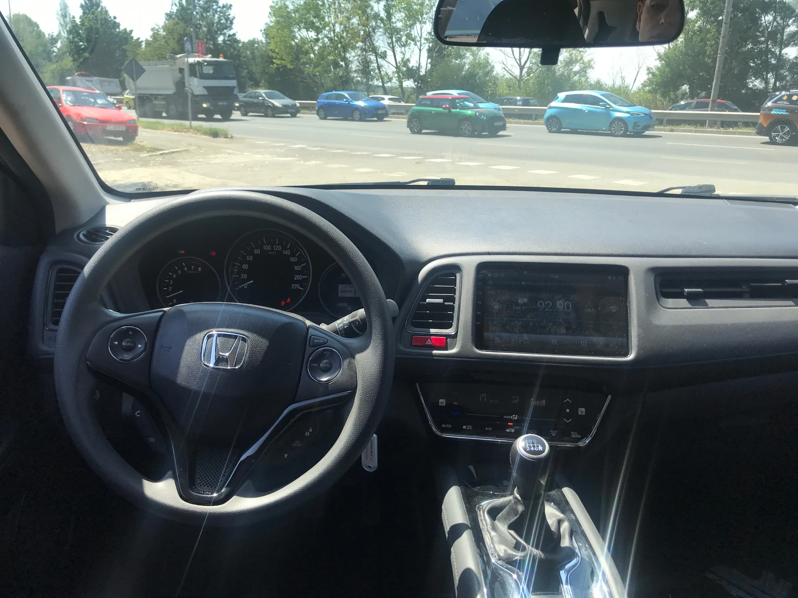Honda Hr-v 1, 5 i-VTEC, снимка 7 - Автомобили и джипове - 55442012