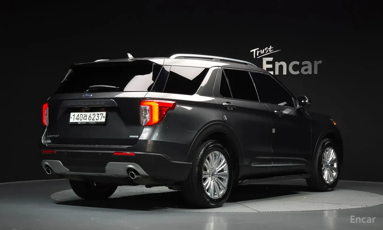 Ford Explorer 2.3 LIMITED AWD* 360 КАМЕРИ* ПАНОРАМА* КРАЙНА ЦЕНА, снимка 4 - Автомобили и джипове - 56496531