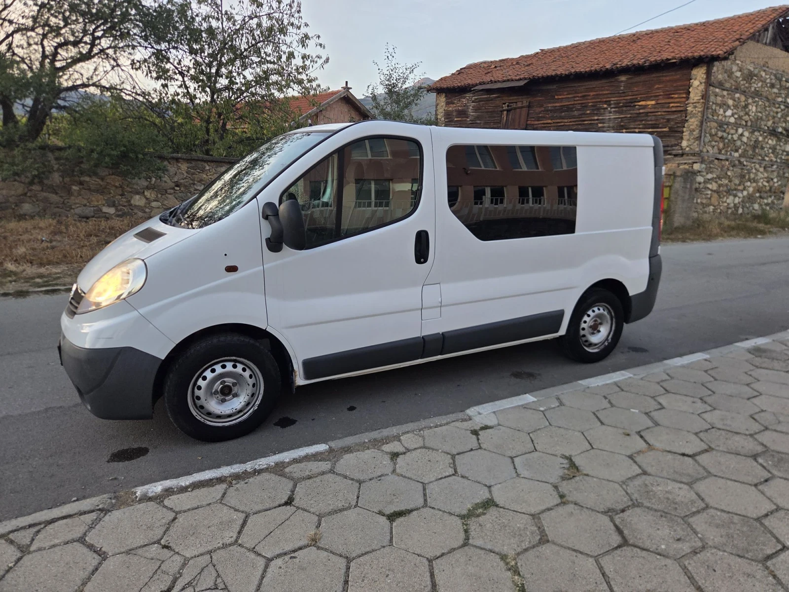 Opel Vivaro 2.0TDI 116 КС. КЛИМА , снимка 7 - Бусове и автобуси - 56364017