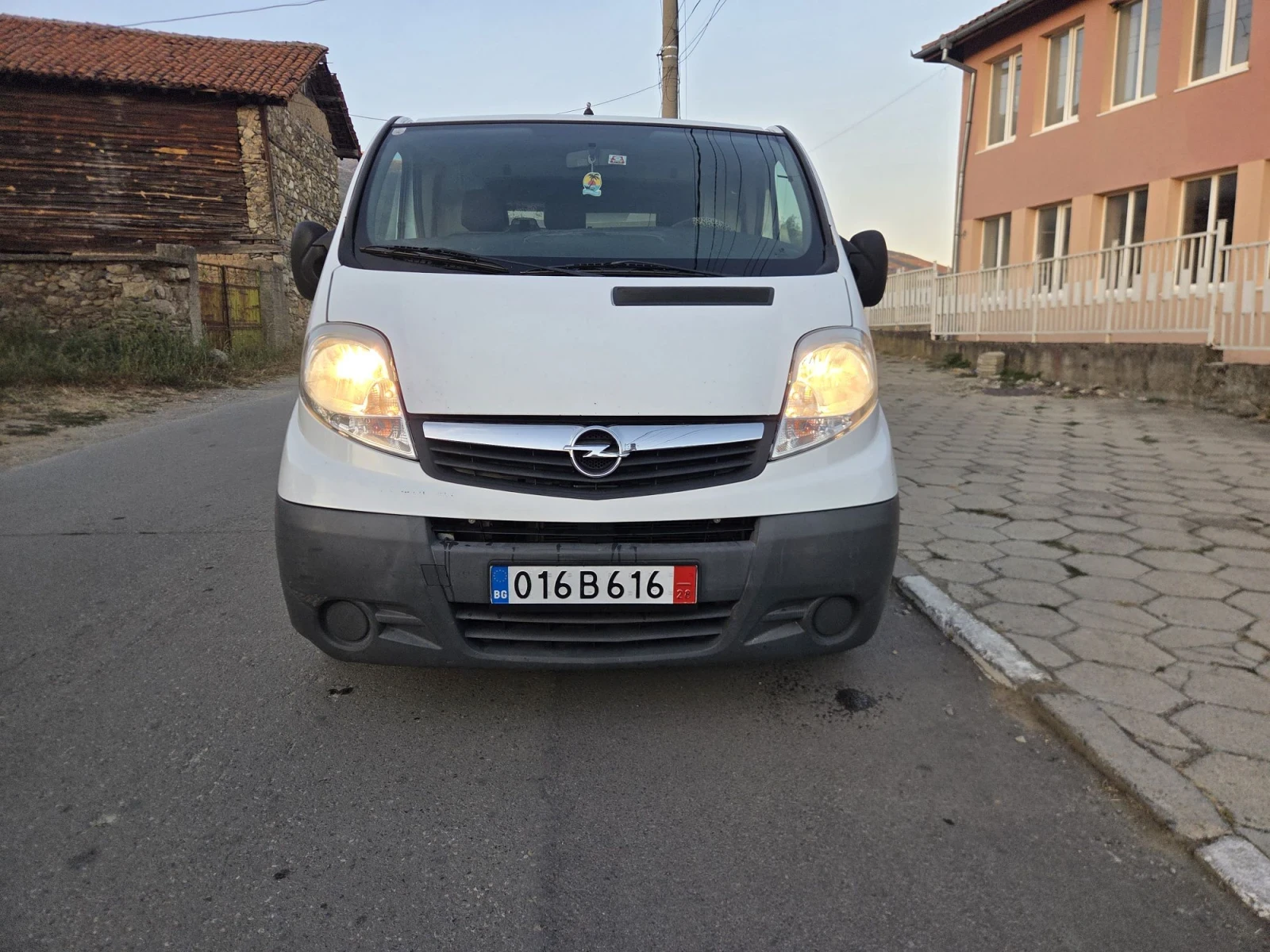 Opel Vivaro 2.0TDI 116 КС. КЛИМА , снимка 2 - Бусове и автобуси - 56364017