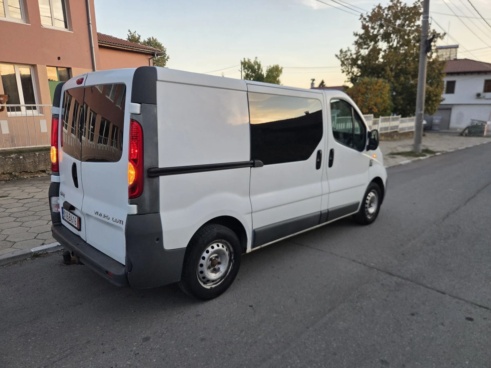 Opel Vivaro 2.0TDI 116 КС. КЛИМА , снимка 5 - Бусове и автобуси - 56364017