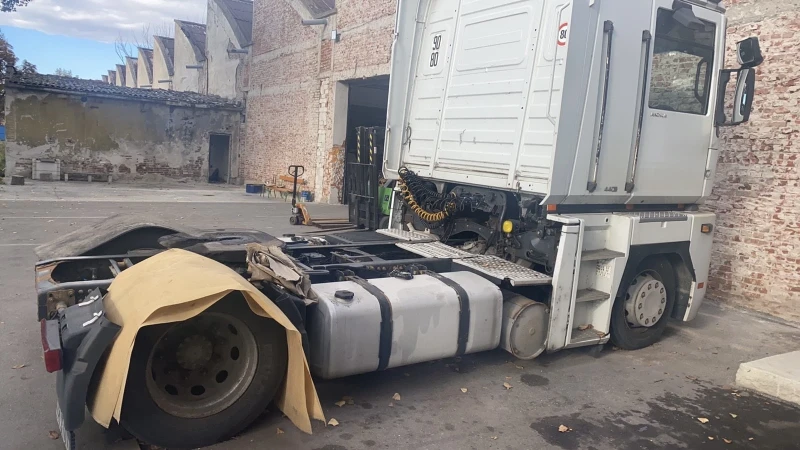 Renault Magnum, снимка 2 - Камиони - 52172436