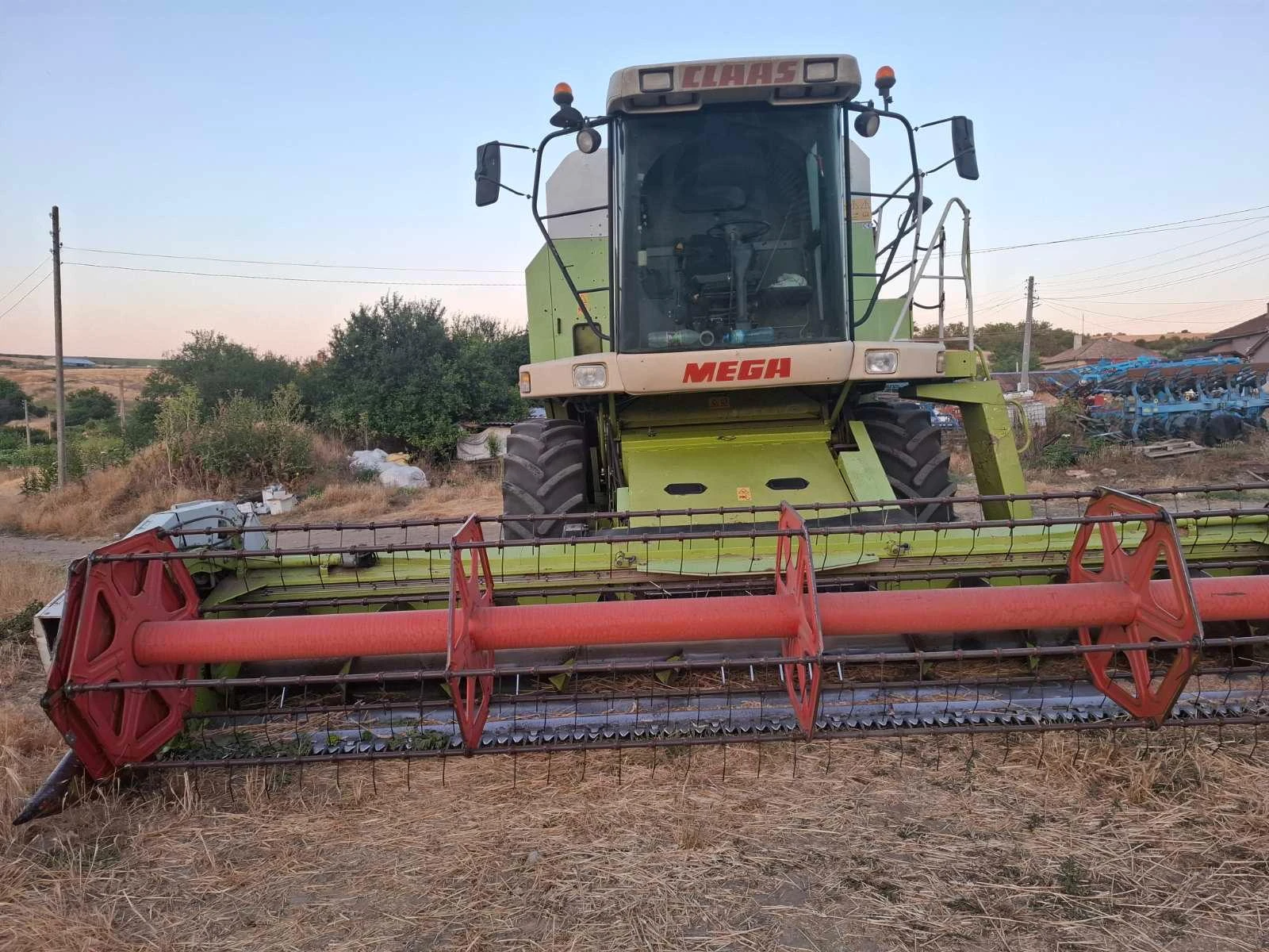 Комбайн Claas MEGA 208 DOMINATOR - 2 БРОЯ - изображение 8