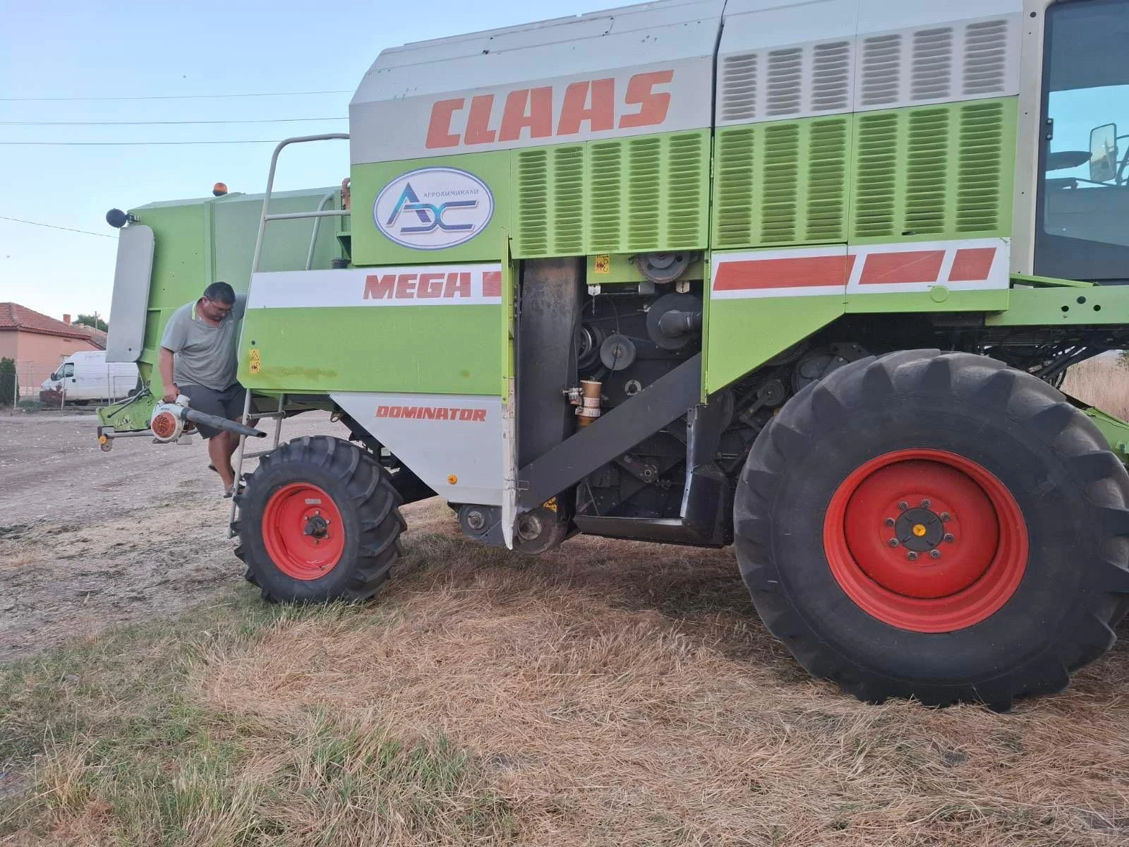 Комбайн Claas MEGA 208 DOMINATOR - 2 БРОЯ - изображение 10