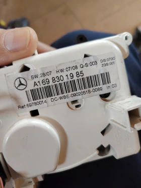 А1698301985 панел за климатик W245, снимка 2 - Части - 53608359