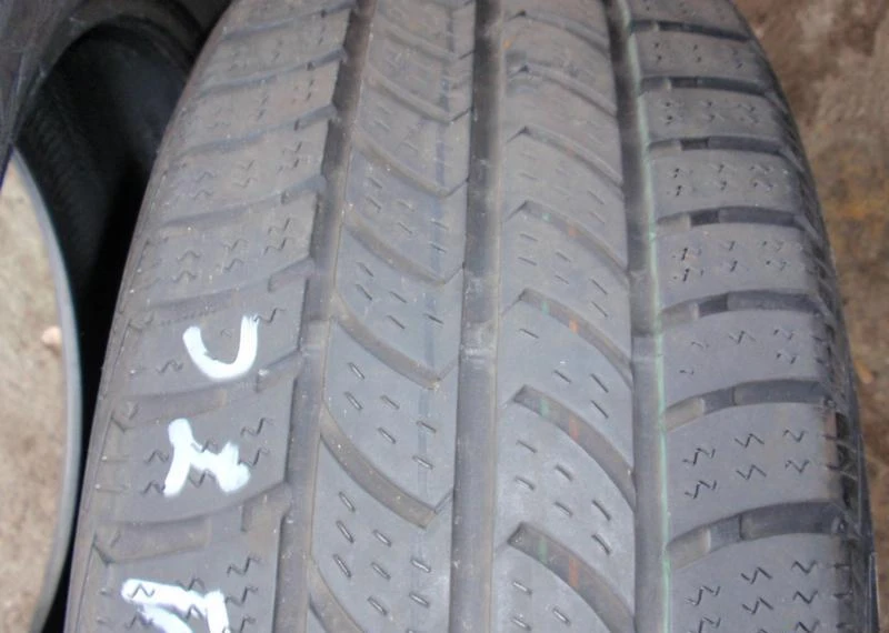 Гуми Всесезонни 215/60R17, снимка 5 - Гуми и джанти - 6066740