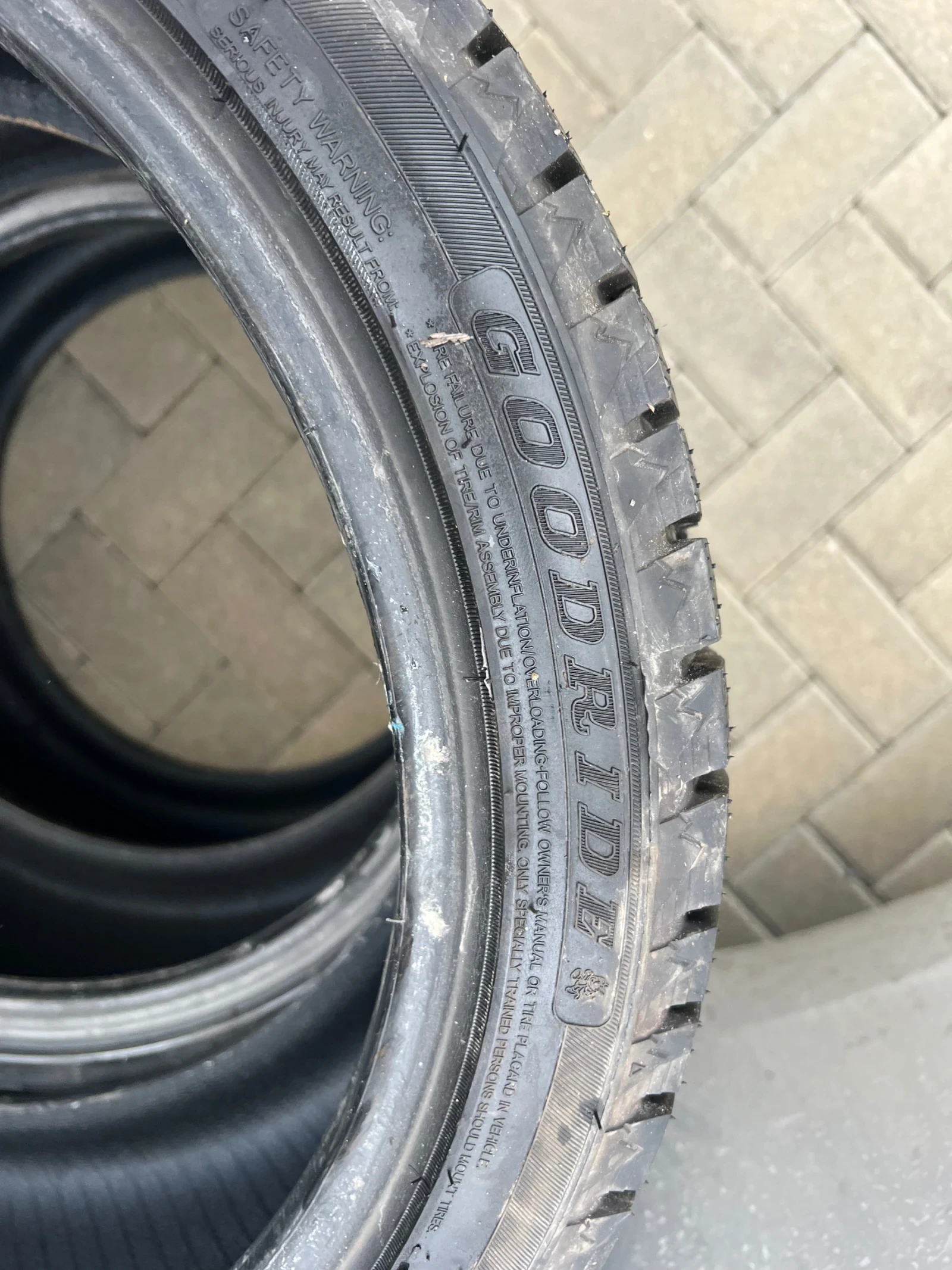 ���� 235/40R18 | Mobile.bg � ����������� 2