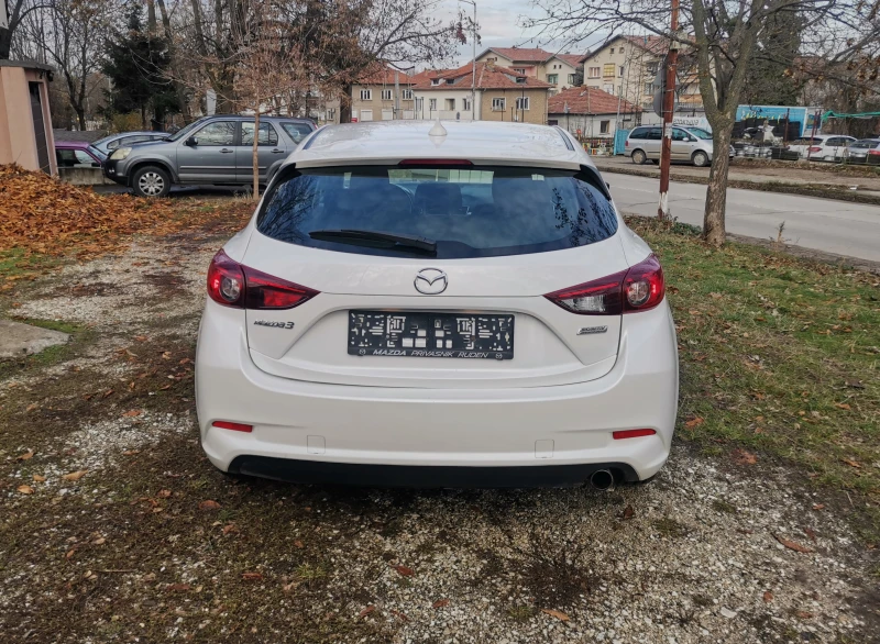 Mazda 3 1.5L SKYACTIV, снимка 3 - Автомобили и джипове - 48307814