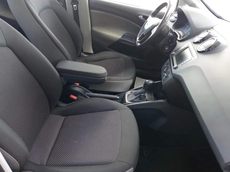 Seat Ibiza 1.4 TDI* АВТОМАТИК* LED* NAVI, снимка 12 - Автомобили и джипове - 50219078