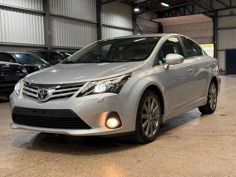 Toyota Avensis 1.8 Executive Touring, снимка 2 - Автомобили и джипове - 52358761