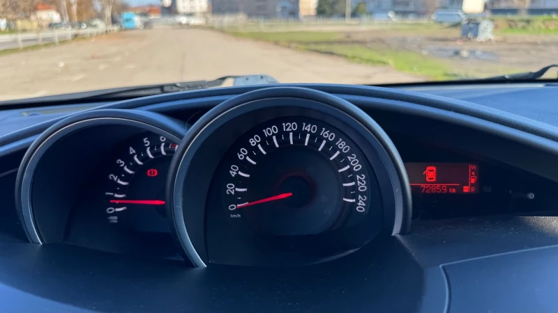 Toyota Verso, снимка 11 - Автомобили и джипове - 52806070