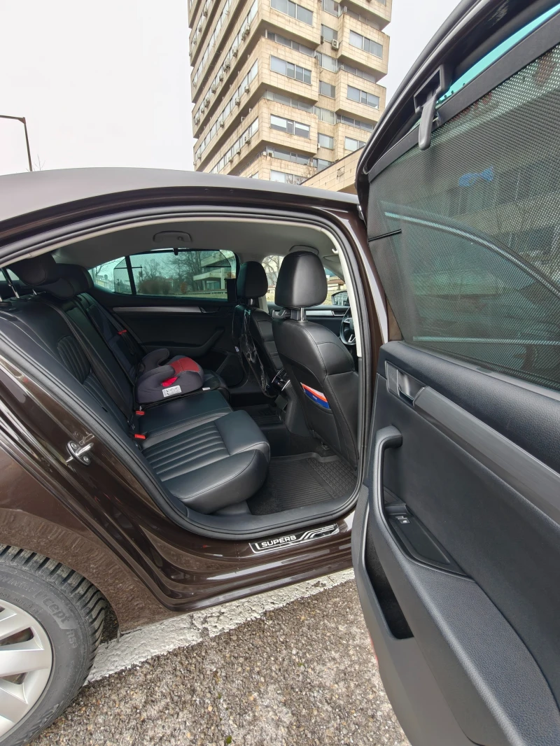 Skoda Superb 2.0 TDI 4x4 DSG Edition Digital Cockpit, снимка 10 - Автомобили и джипове - 53259491