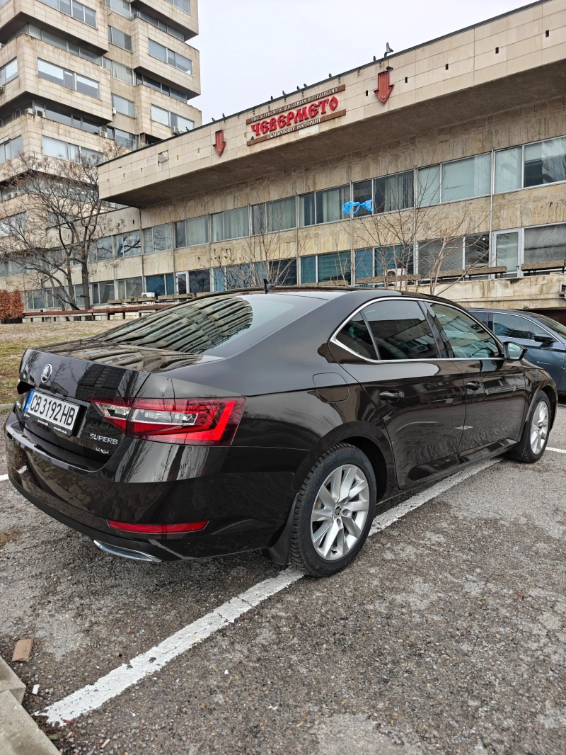 Skoda Superb 2.0 TDI 4x4 DSG Edition Digital Cockpit, снимка 3 - Автомобили и джипове - 53259491