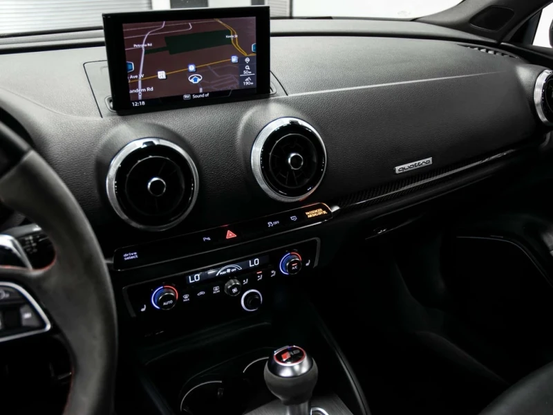 Audi Rs3 * quattro * CARFAX * БЕЗ ПЪРВОНАЧАЛНА ВНОСКА, снимка 17 - Автомобили и джипове - 53432170