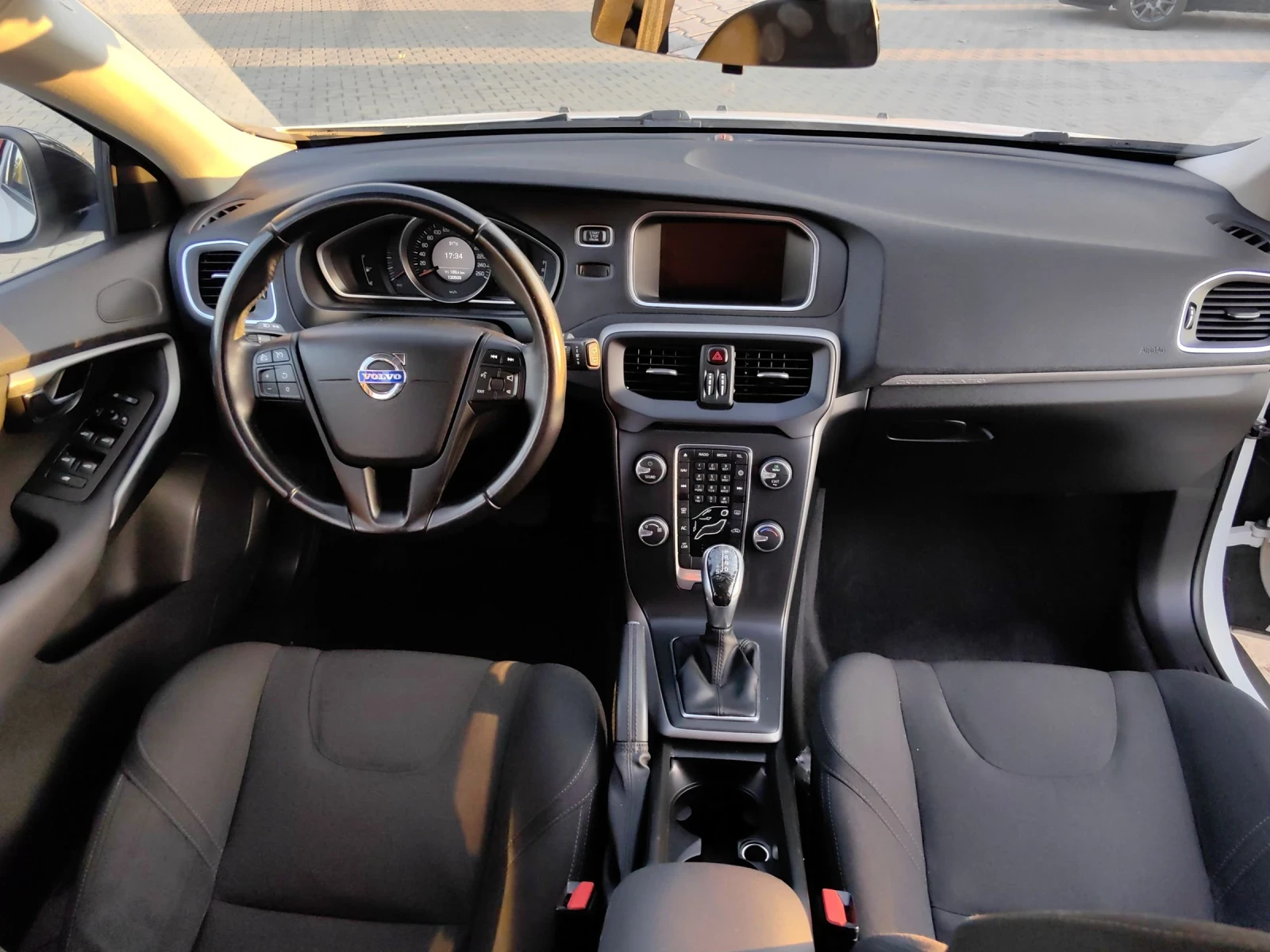 Volvo V40 Cross Country Автоматик 120 000км | Mobile.bg — изображение 14