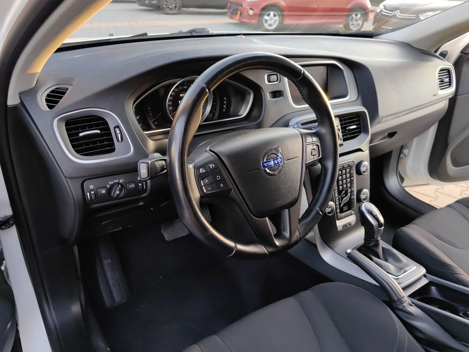 Volvo V40 Cross Country Автоматик 120 000км | Mobile.bg — изображение 12