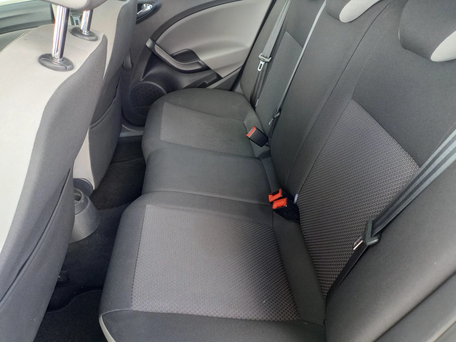 Seat Ibiza 1.4 TDI* АВТОМАТИК* LED* NAVI - изображение 7