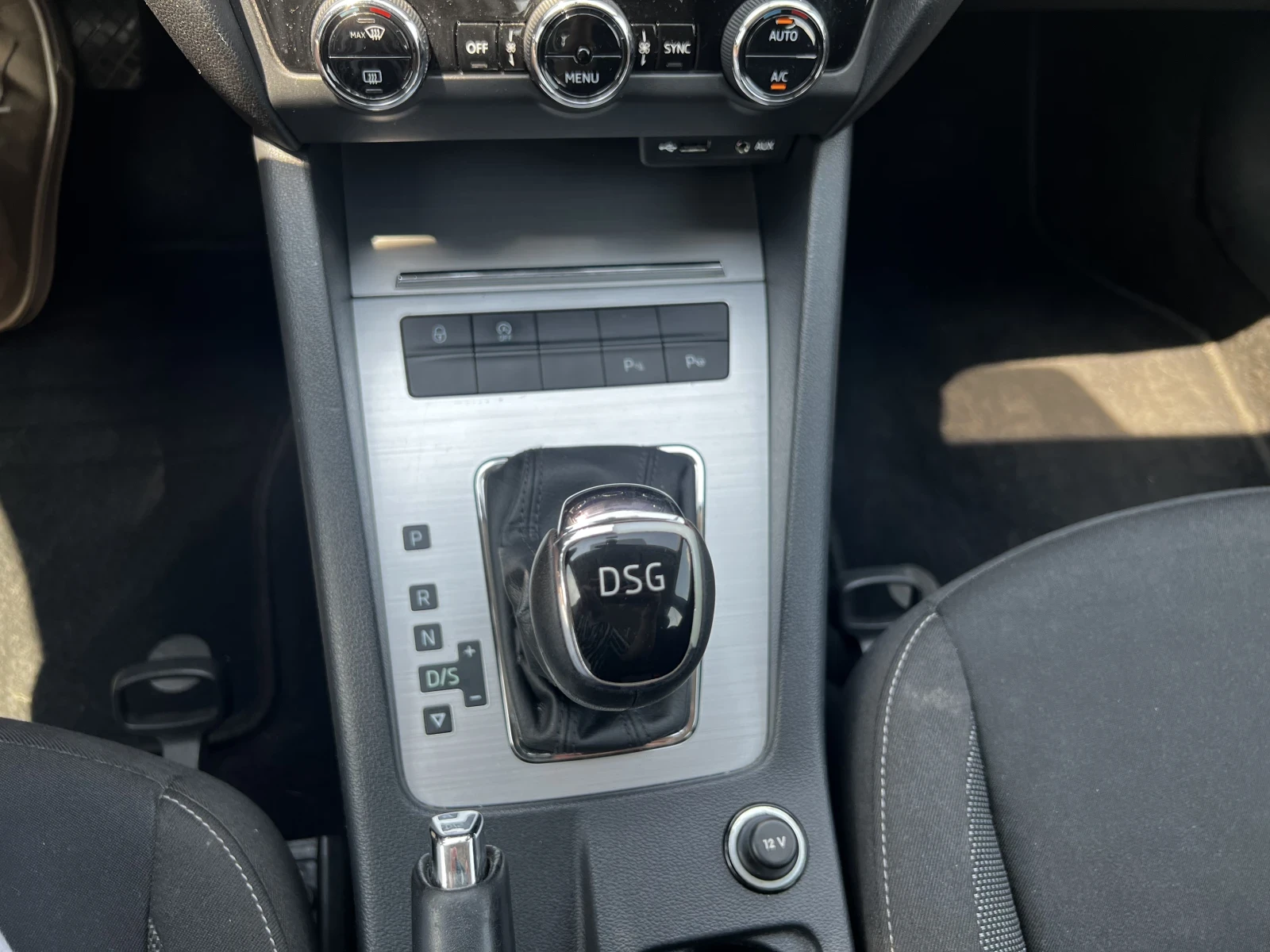 Skoda Octavia 1.6TDi* Camera* Теглич* Автомат* Чисто нови гуми - изображение 9
