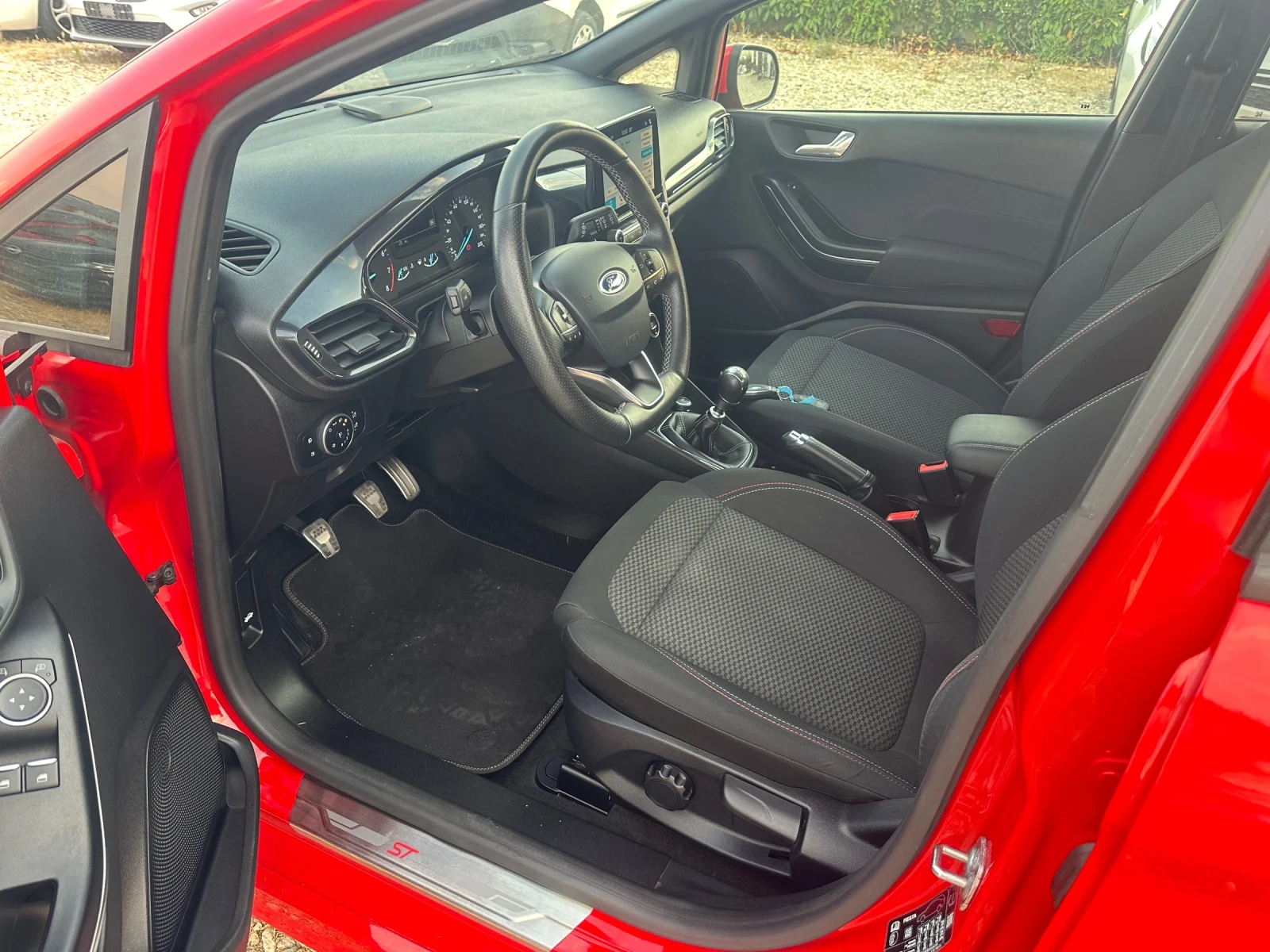 Ford Fiesta 1, 0 EcoBoost ST-Line - изображение 7
