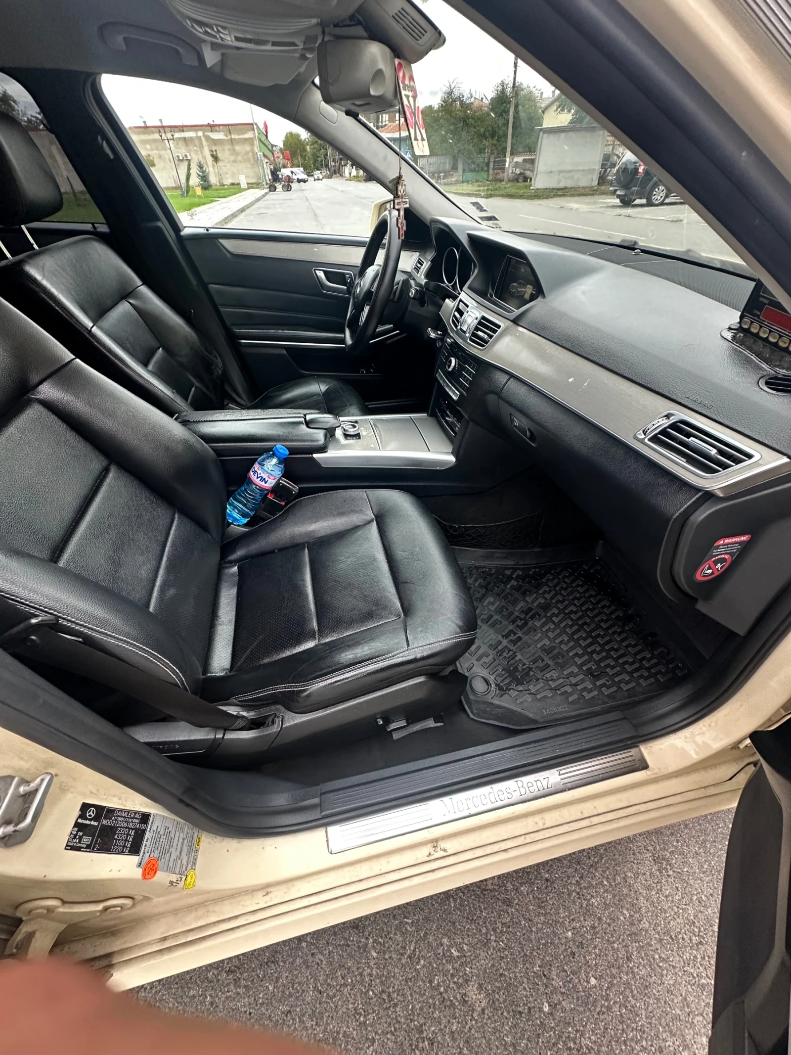 Mercedes-Benz E 200  - изображение 10