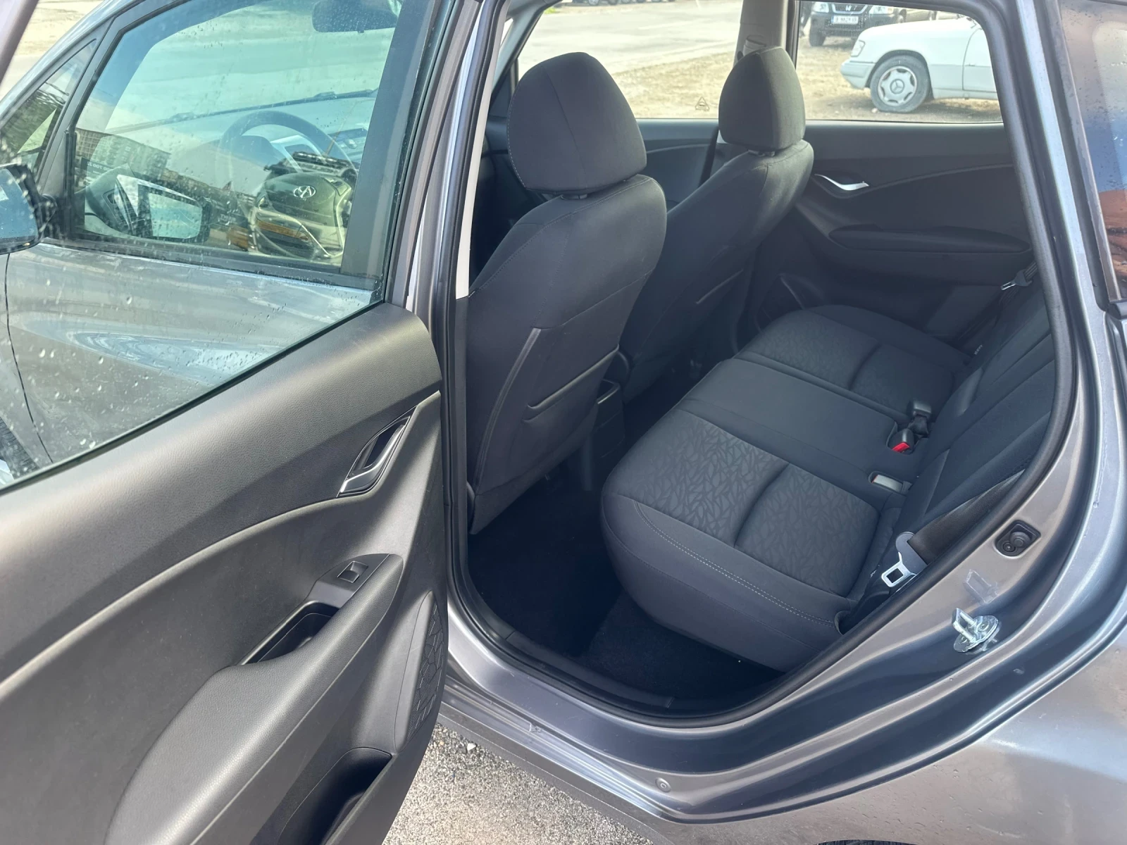 Hyundai Ix20 1.6 i | Mobile.bg   12