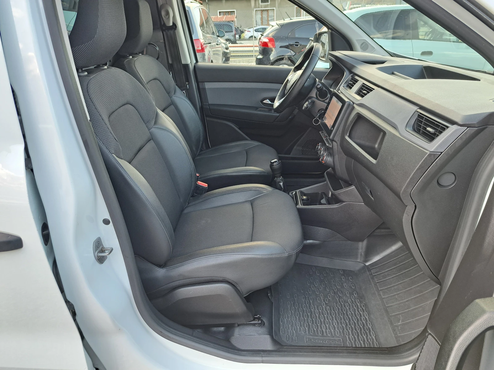 Renault Express 1.5dCi* КЛИМА* NAVI* ТЕМПОМАТ* ПАРКТР* 6ск - изображение 7