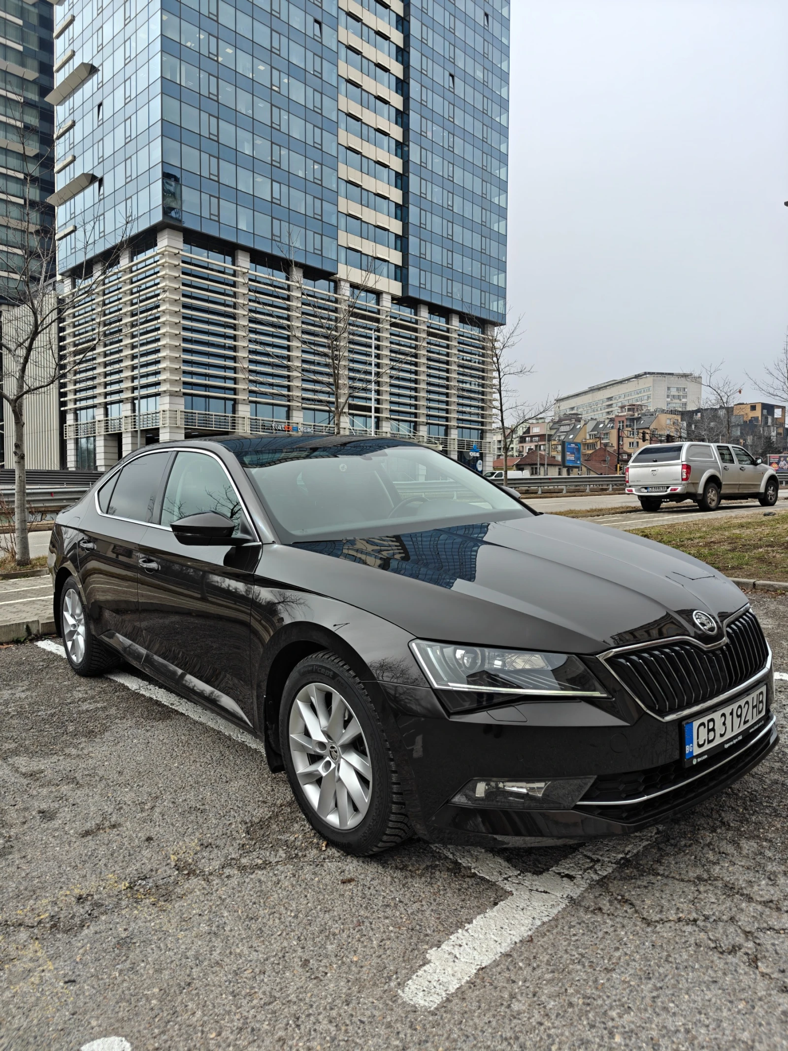 Skoda Superb 2.0 TDI 4x4 DSG Edition Digital Cockpit - изображение 2