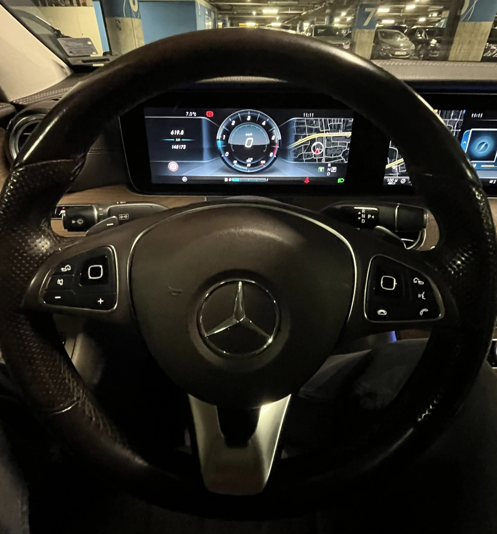 Mercedes-Benz E 220 AMG* DIG* BUR* PANO* AIR* NAV* , снимка 8 - Автомобили и джипове - 53924210