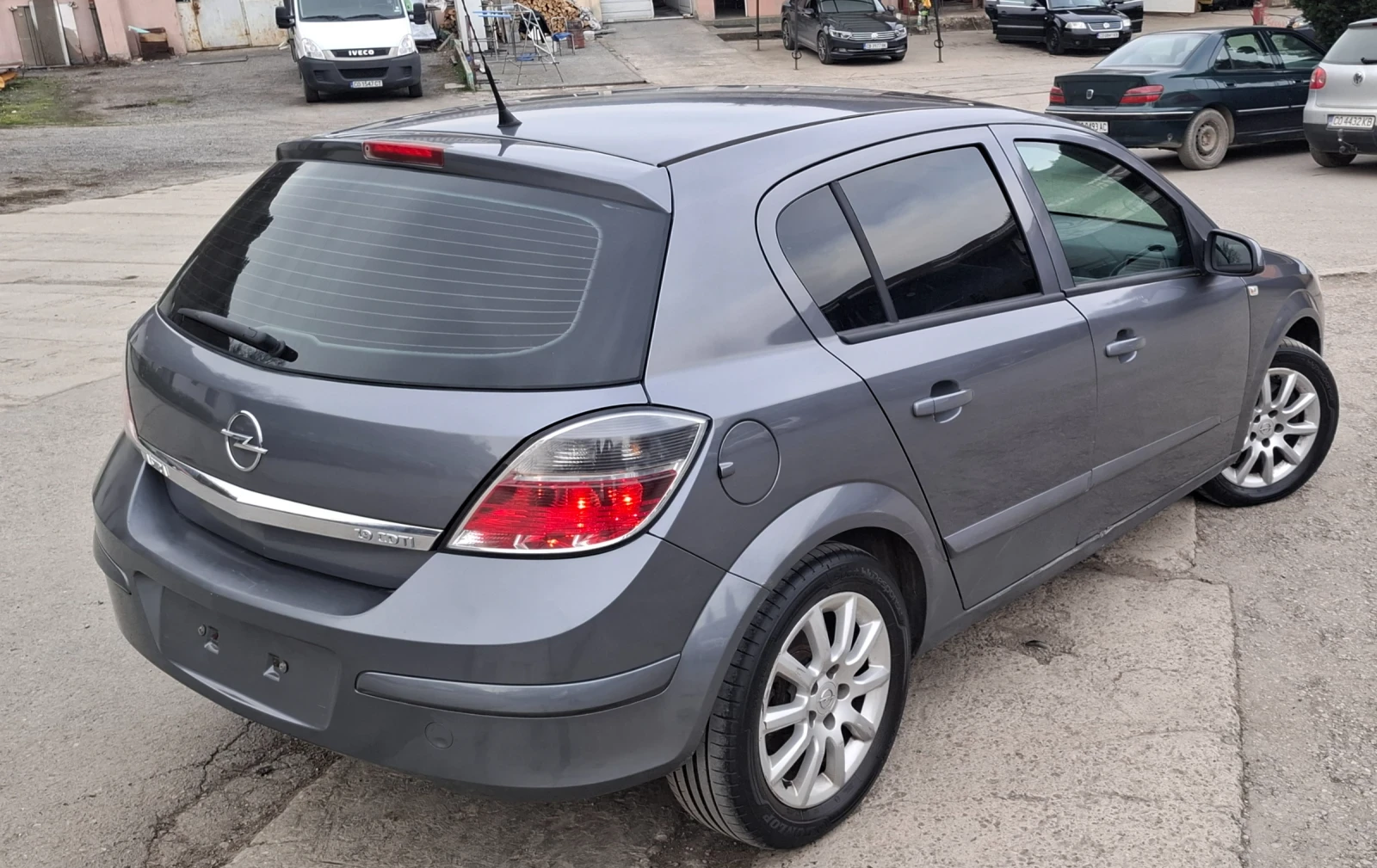 Opel Astra 1.9 cdti, снимка 8 - Автомобили и джипове - 53688045