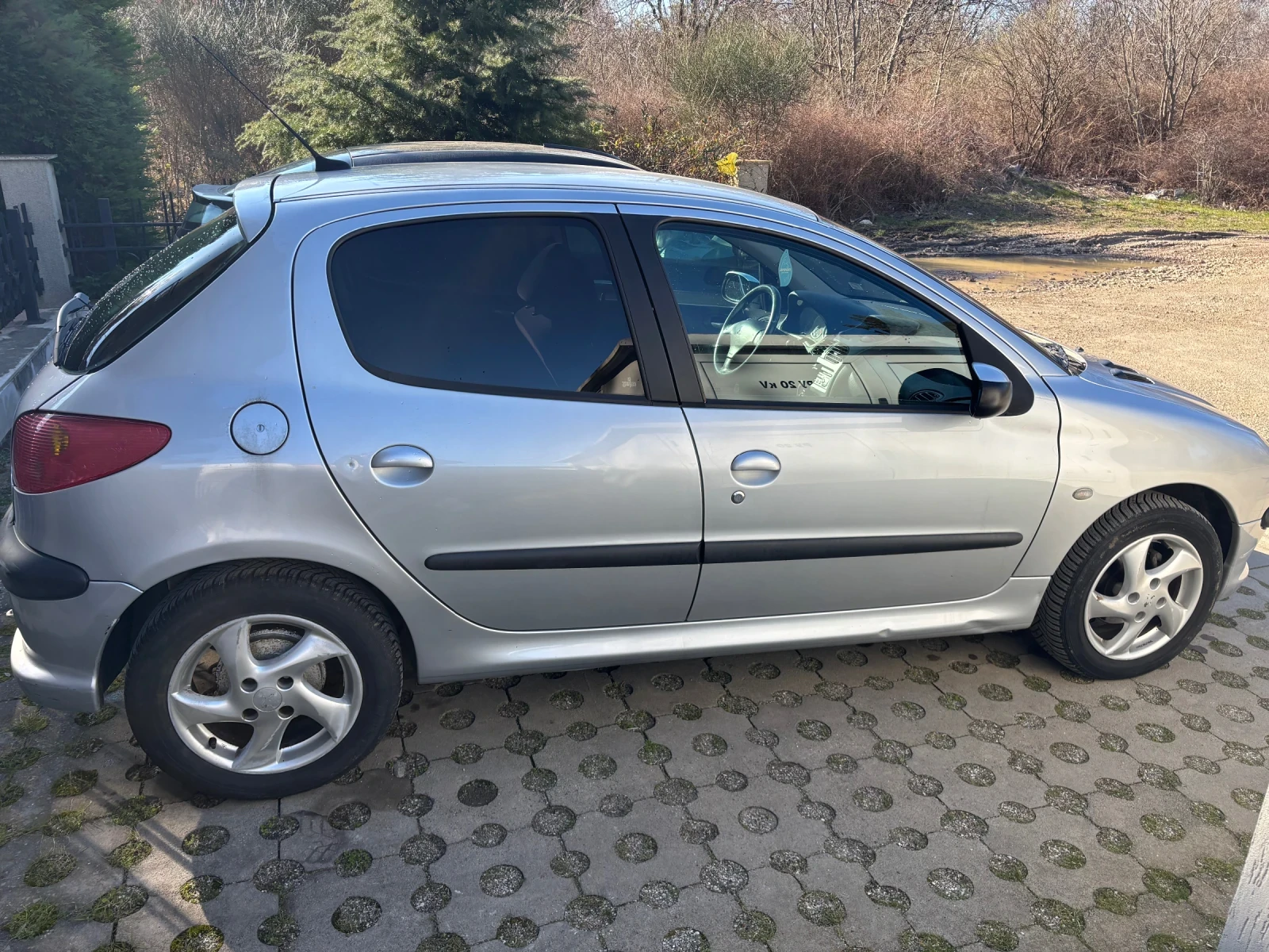 Peugeot 206 1, 4 Автоматк, снимка 2 - Автомобили и джипове - 53781892
