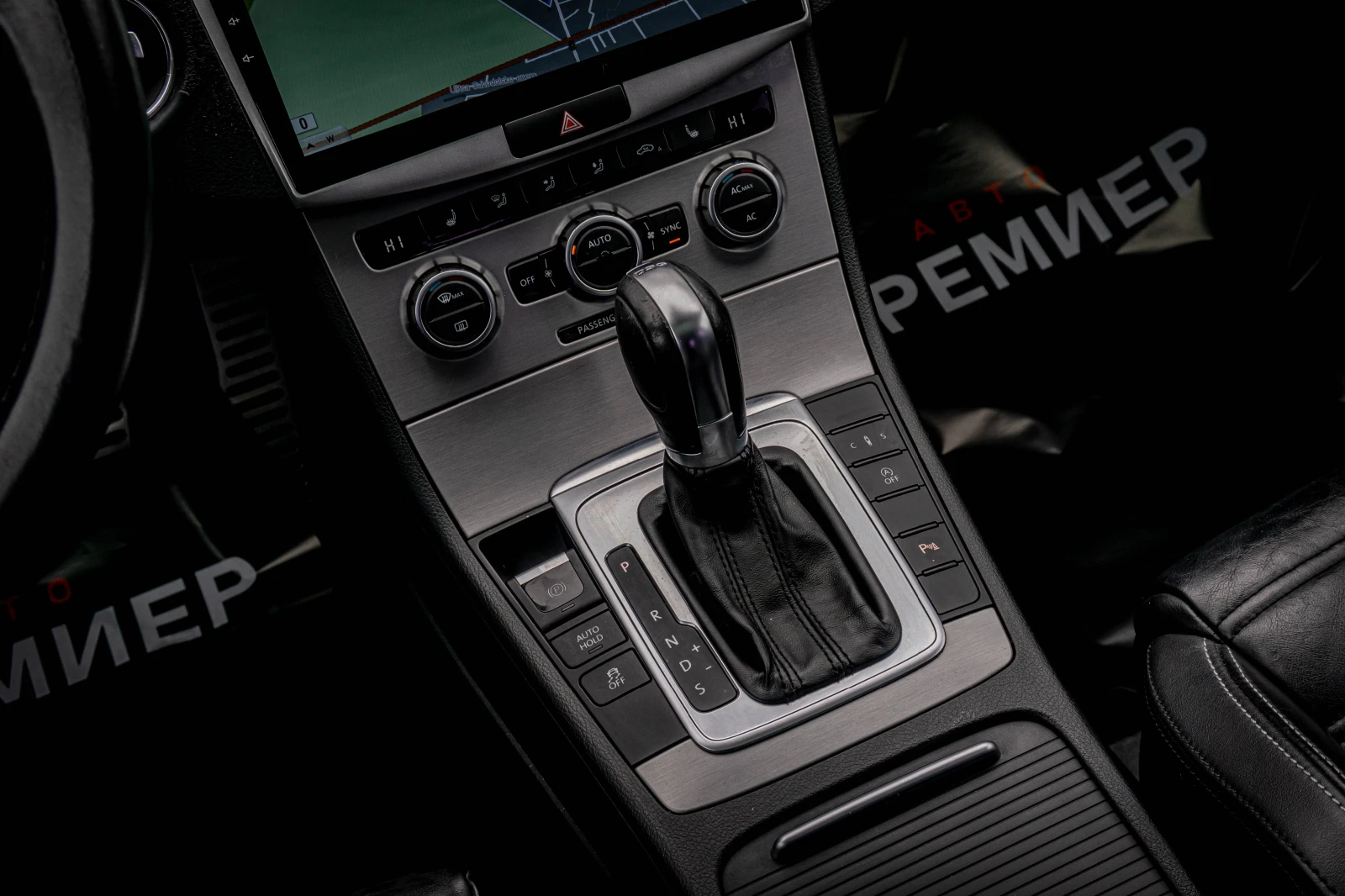 VW CC 2.0TDI-ЦВЯТ CHAMPAGNE-ОБЛСУЖЕН-РЕГИСТРИРАН!, снимка 12 - Автомобили и джипове - 53914232